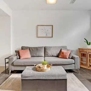 https://suite-in-the-heart-of-downtown-toronto.niagara-fallshotels.com